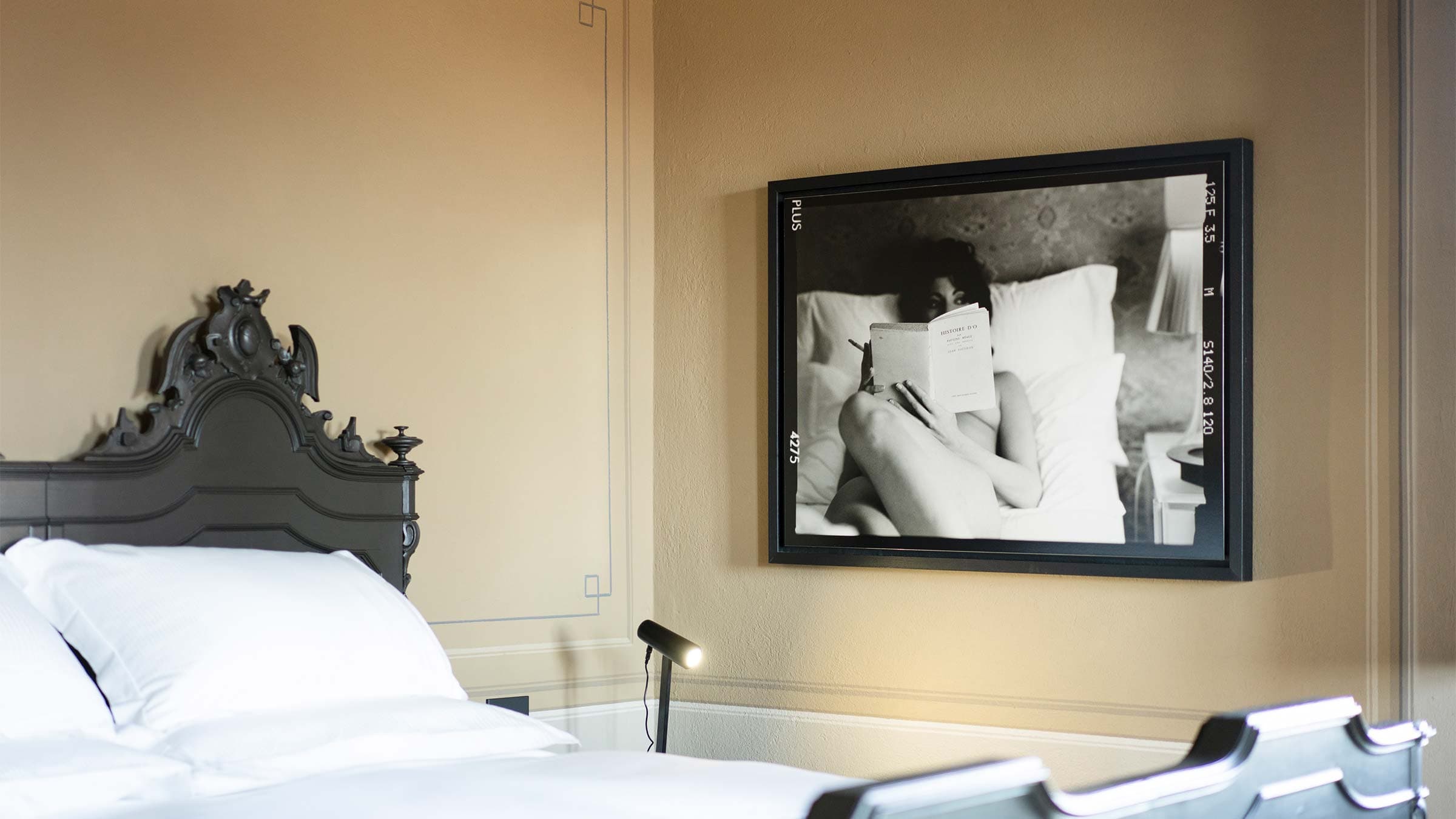 vigne di fagnano la luna e i falo letto foto bianco nero nudo